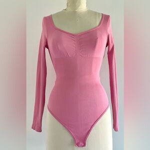 GOQQ Women’s Chic Pink Long Sleeve Ribbed Bodysuit Sweetheart Neck Small NWOT